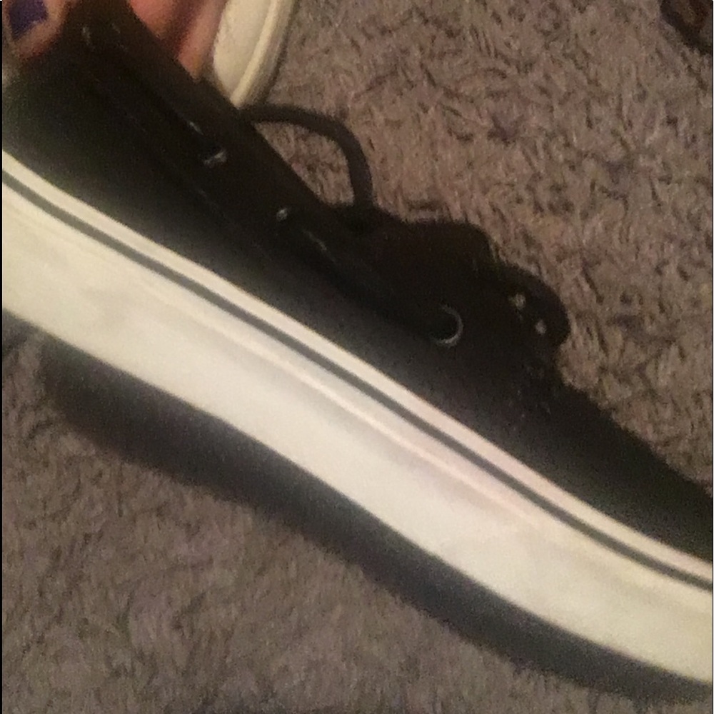 Vans - Picture 3 of 4